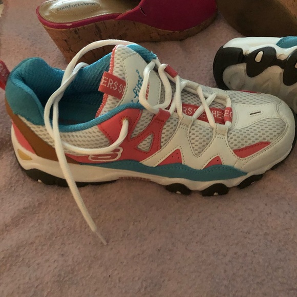 Shoes. - Picture 7 of 8